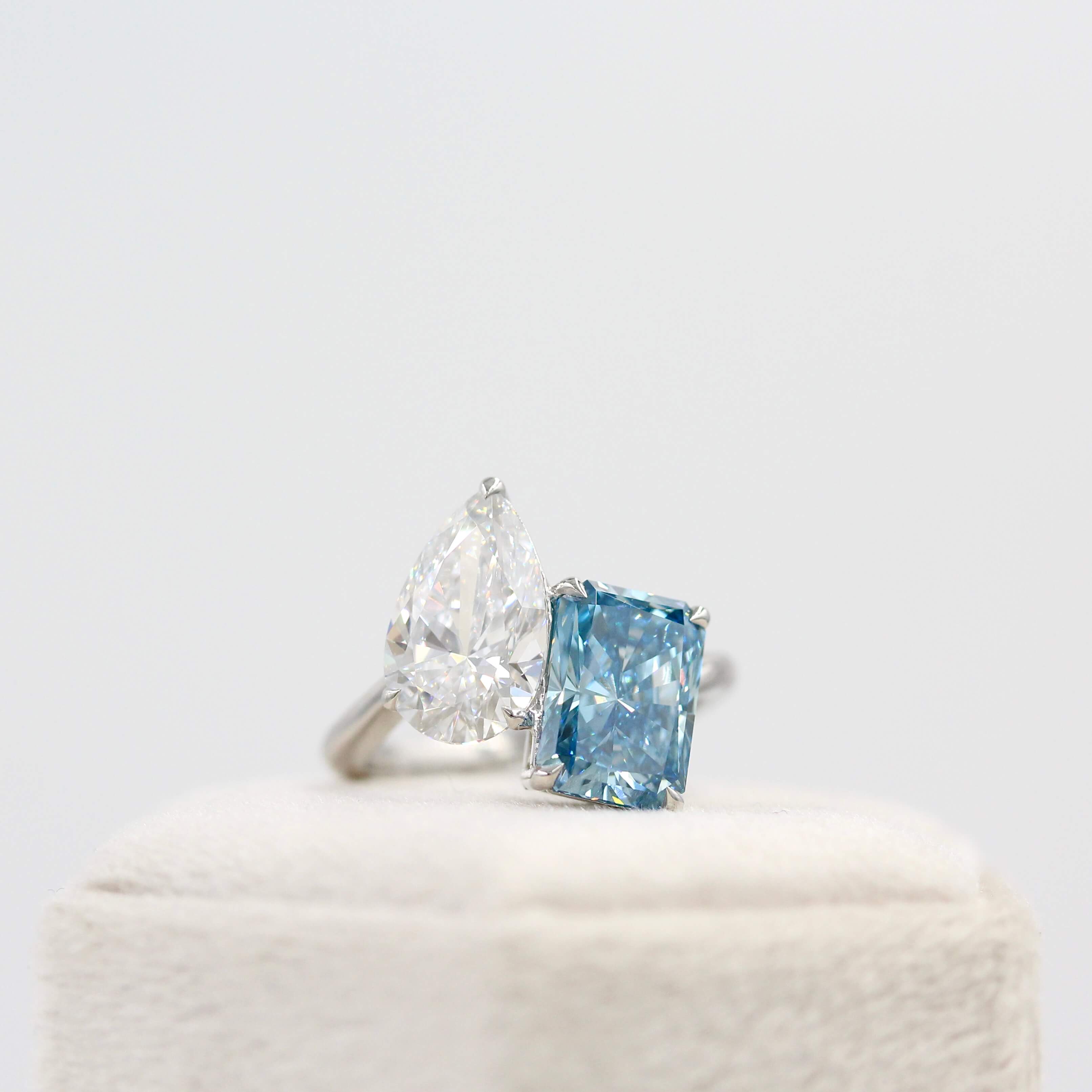 La Grande Toi Et Moi Ring in Platinum with 6.7ct Lab-Grown Diamond - Image 11