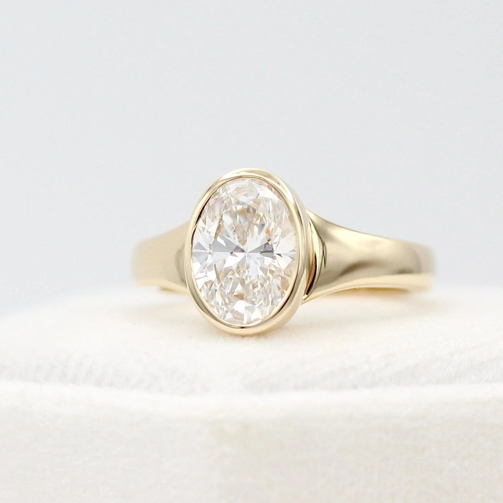 The Billie Ring (Oval) in Yellow Gold with 2ct Lab-Grown Diamond - Image 6