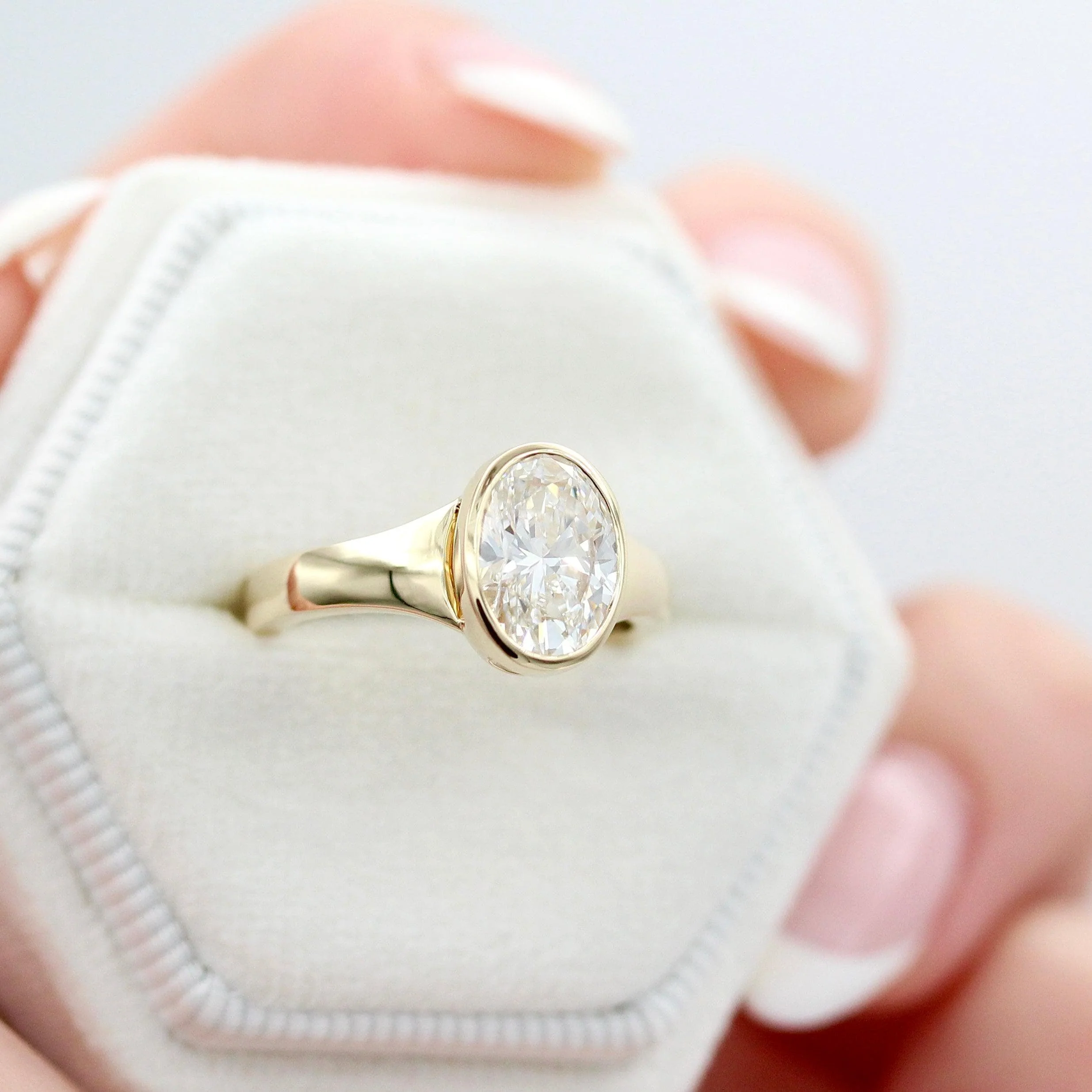 The Billie Ring (Oval) in Yellow Gold with 2ct Lab-Grown Diamond - Image 7