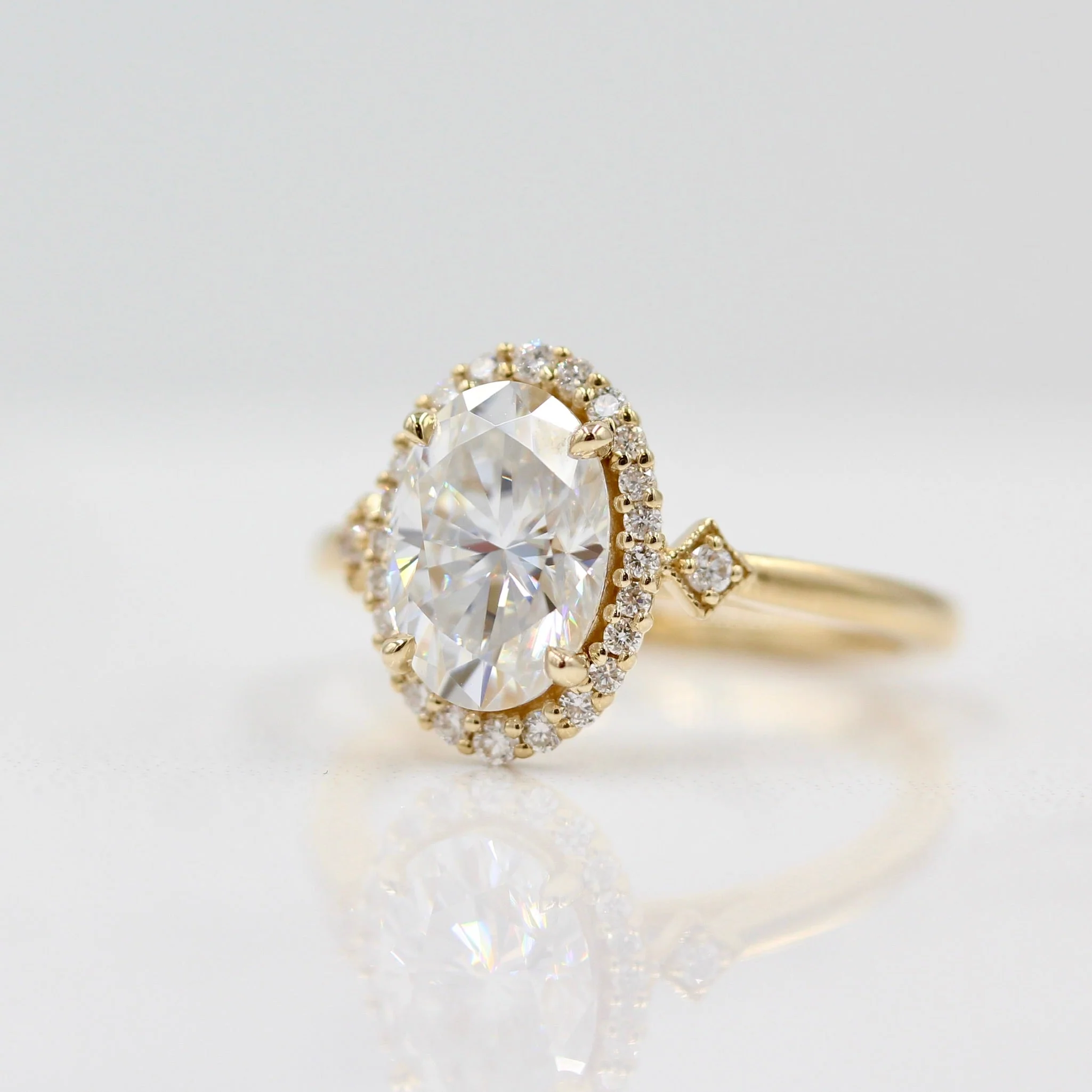 The Casey Ring (Oval) in Yellow Gold with 2ct Moissanite - Image 3