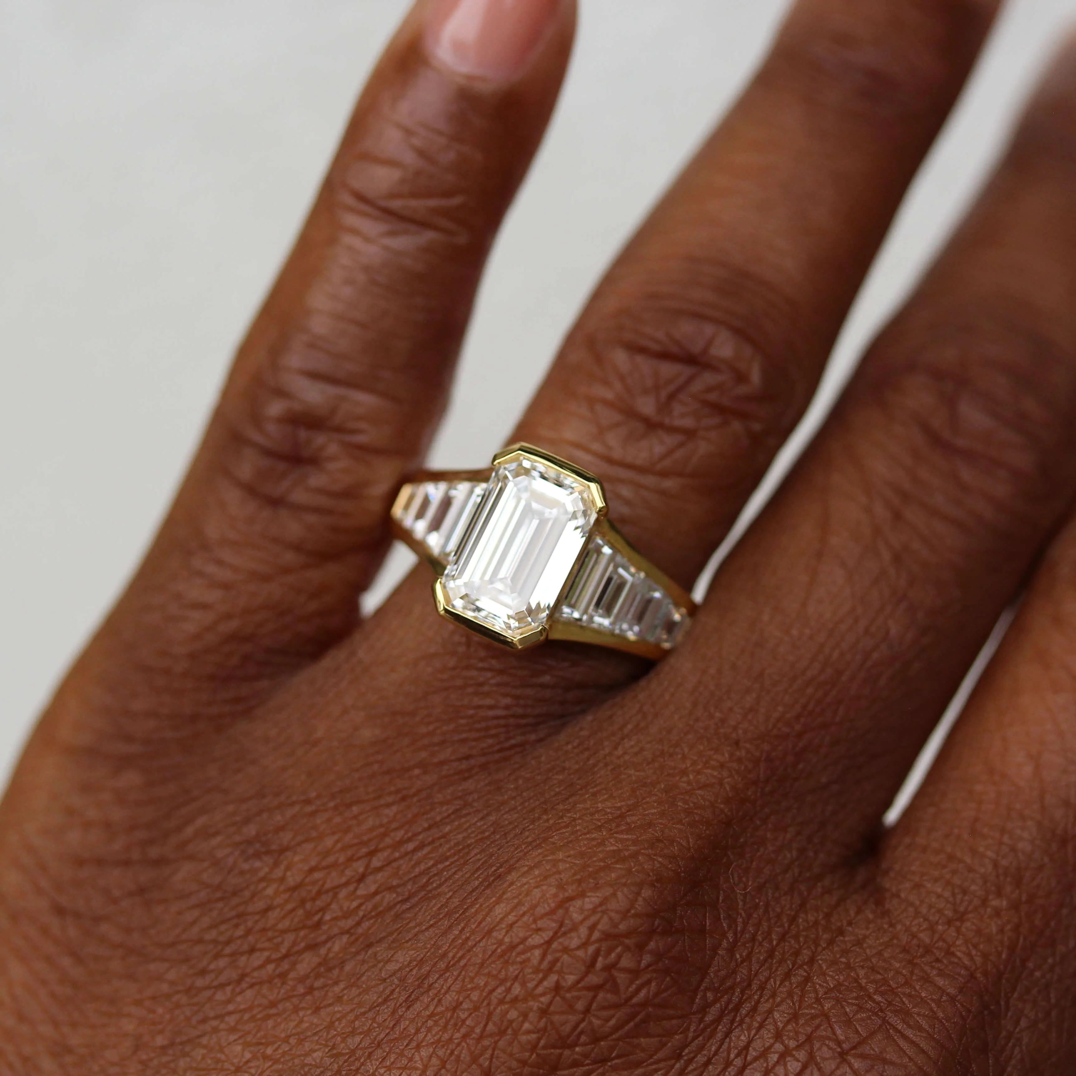 The Daphne Ring in 18k Yellow Gold with 3.04ct Lab-Grown Diamond - Image 7