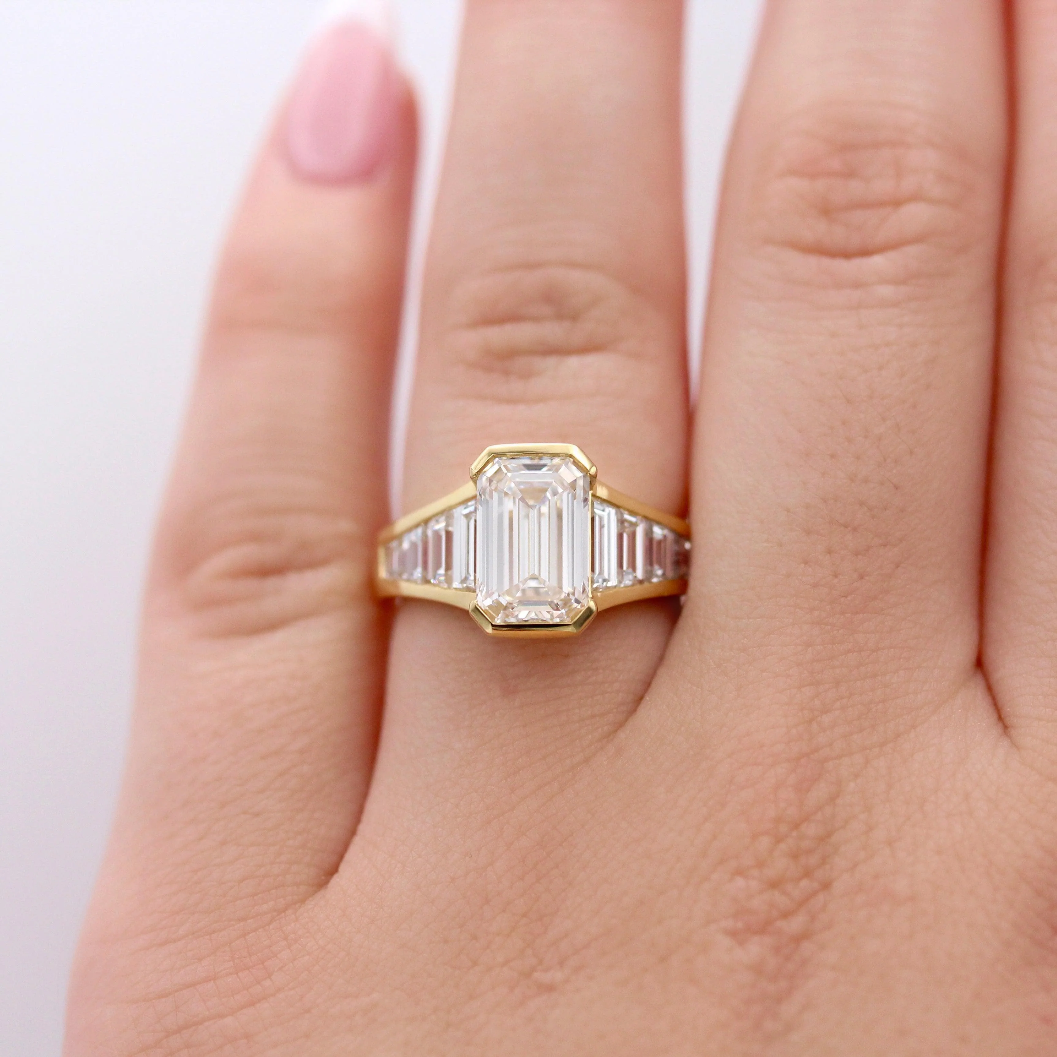 The Daphne Ring in 18k Yellow Gold with 3.04ct Lab-Grown Diamond - Image 8