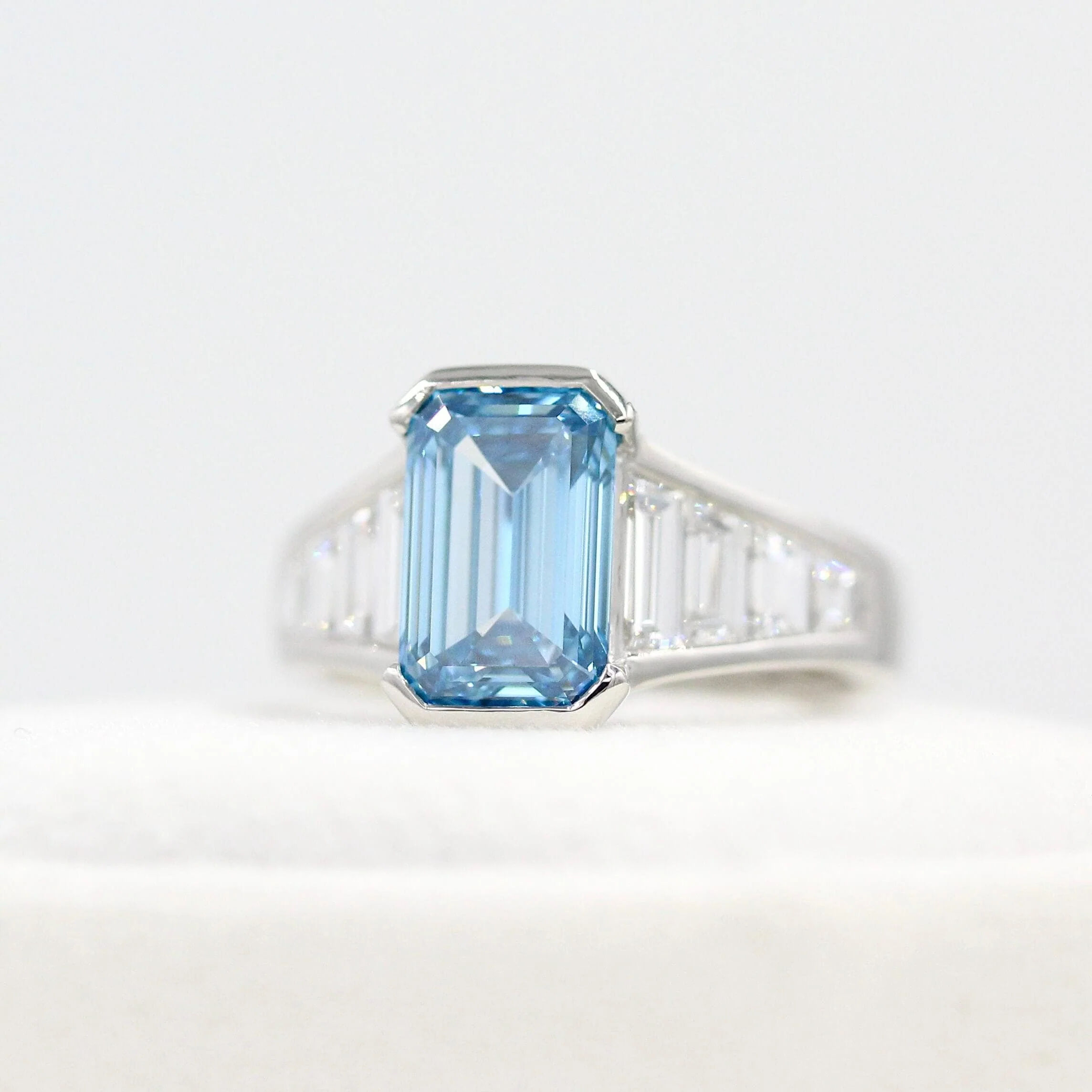 The Daphne Ring in Platinum with 3.11ct Blue Lab-Grown Diamond - Image 7