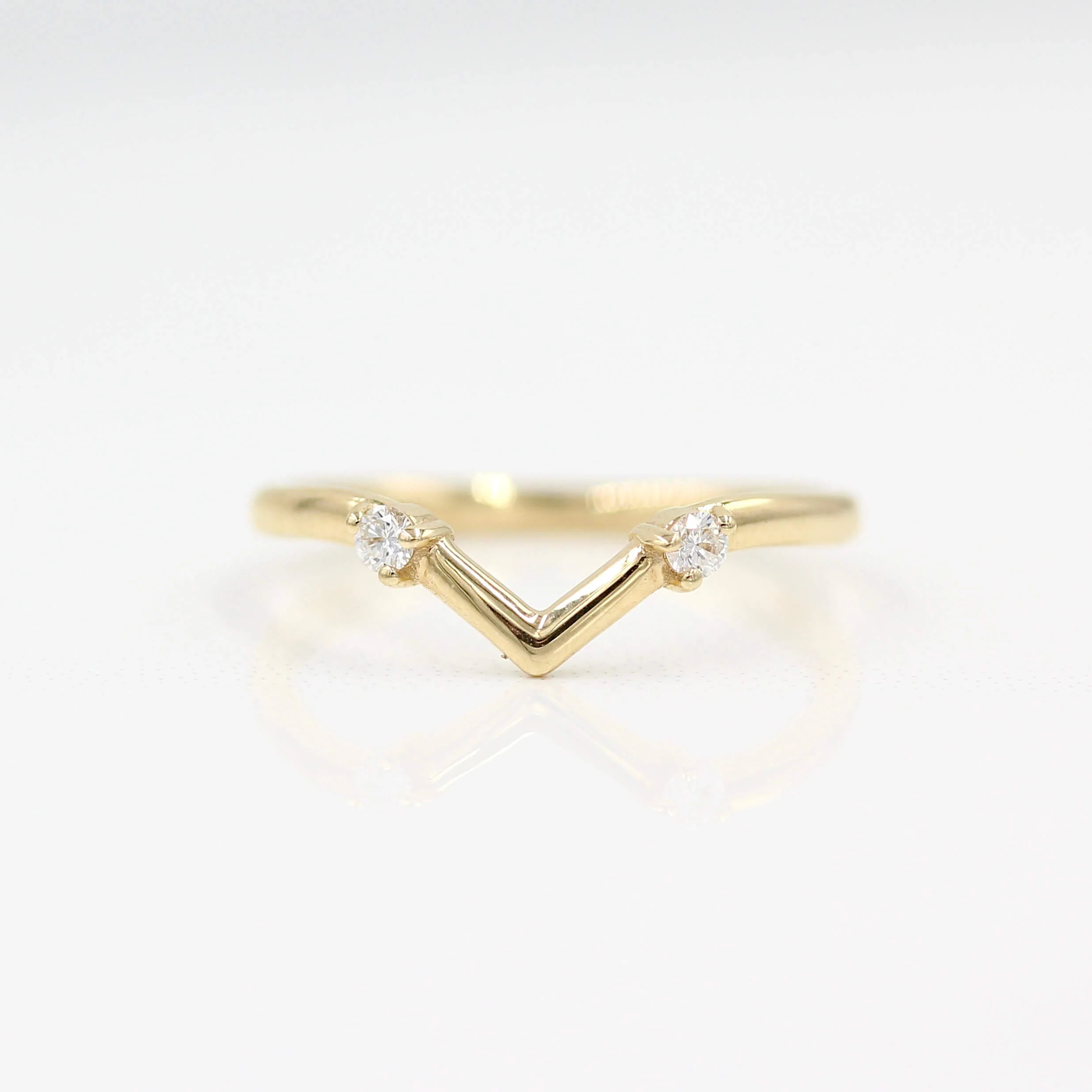 The Double Diamond V-Band in Yellow Gold