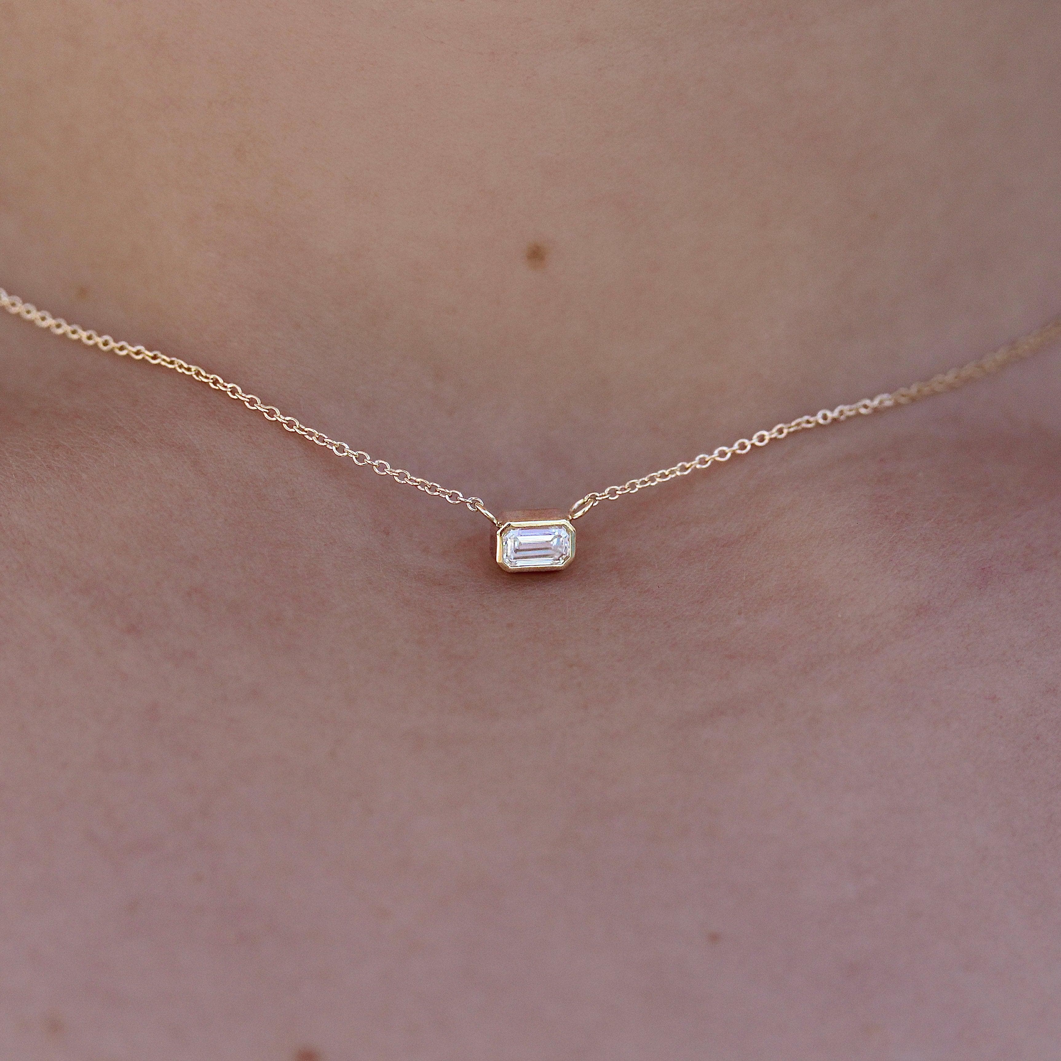 The East-West Emerald Bezel Necklace in Yellow Gold - Image 4