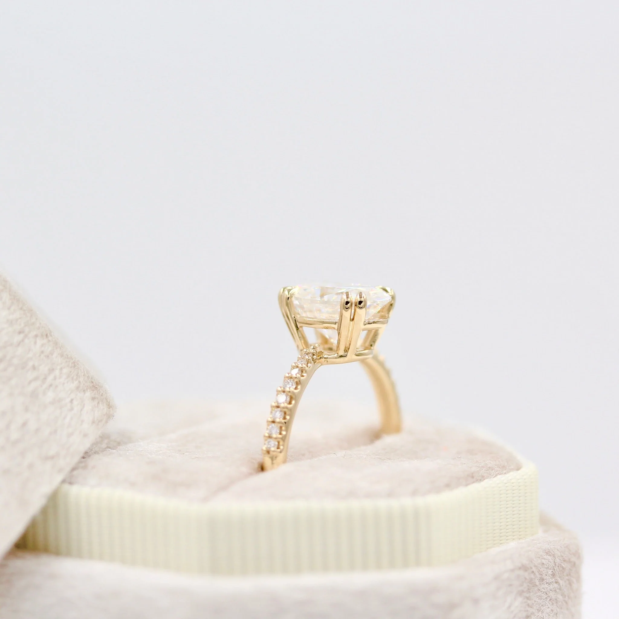 The Grace Ring (Oval) in Yellow Gold with 2ct Moissanite - Image 4