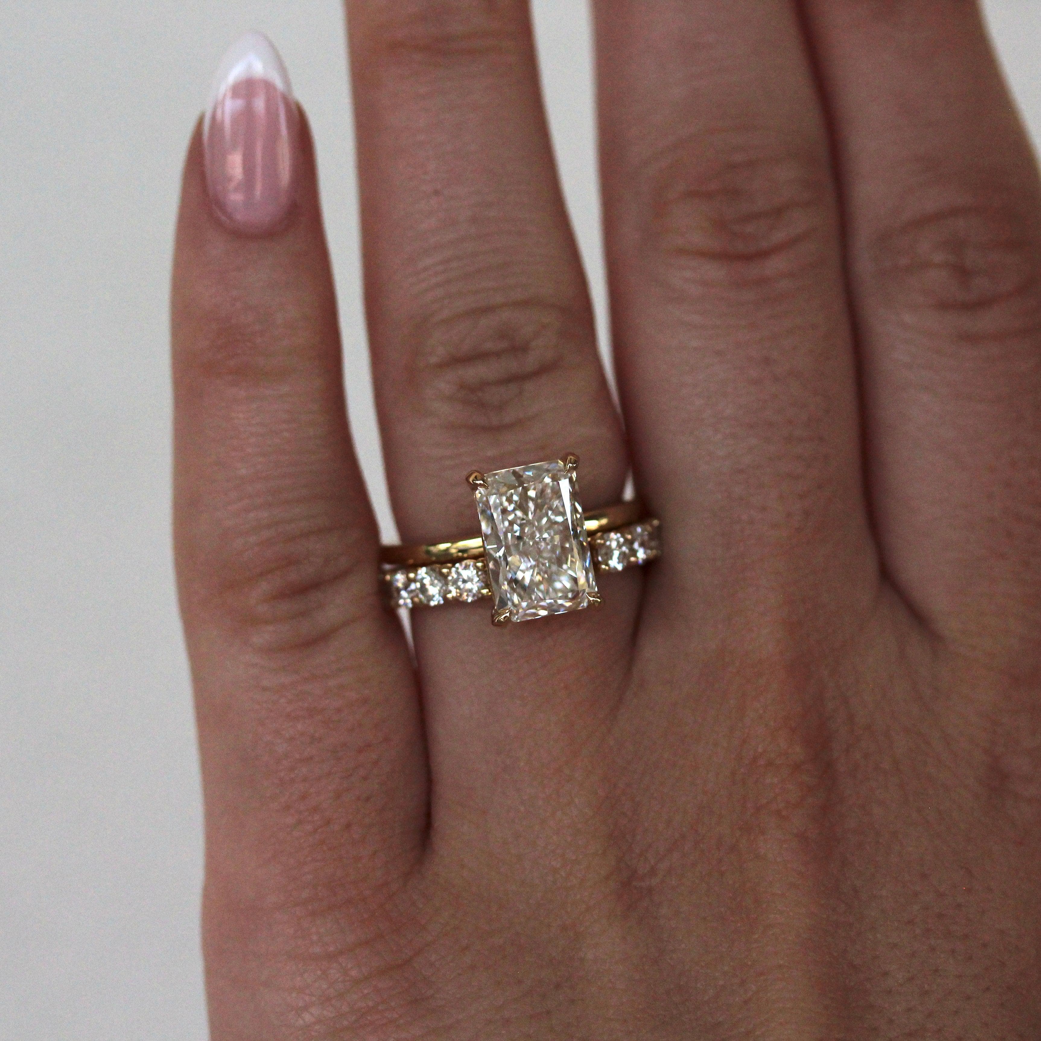 The Lexington Open Wedding Band in Yellow Gold - Image 5