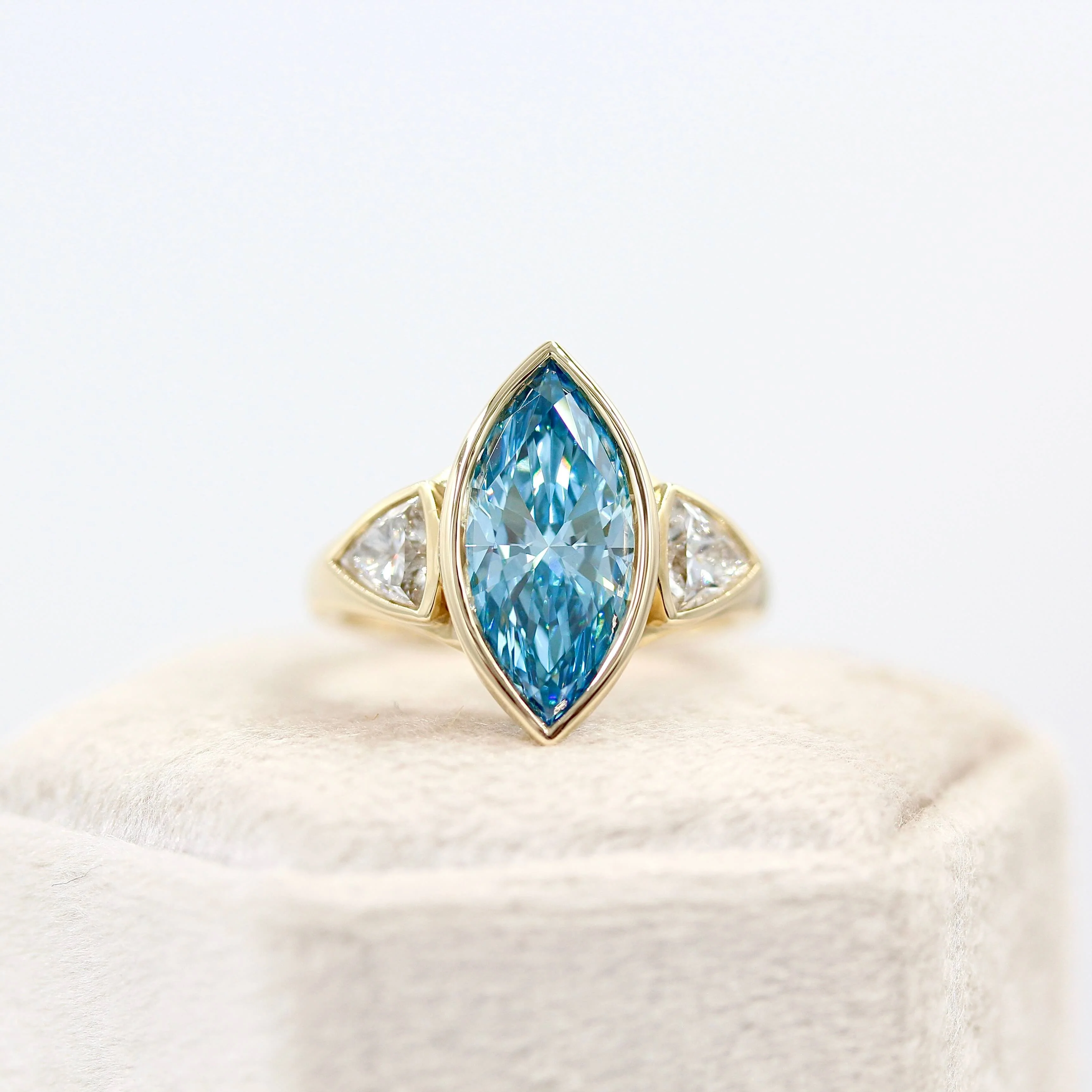 The Morgan Ring (Marquise) in Yellow Gold with 3.55ct Blue Lab-Grown Diamond - Image 7