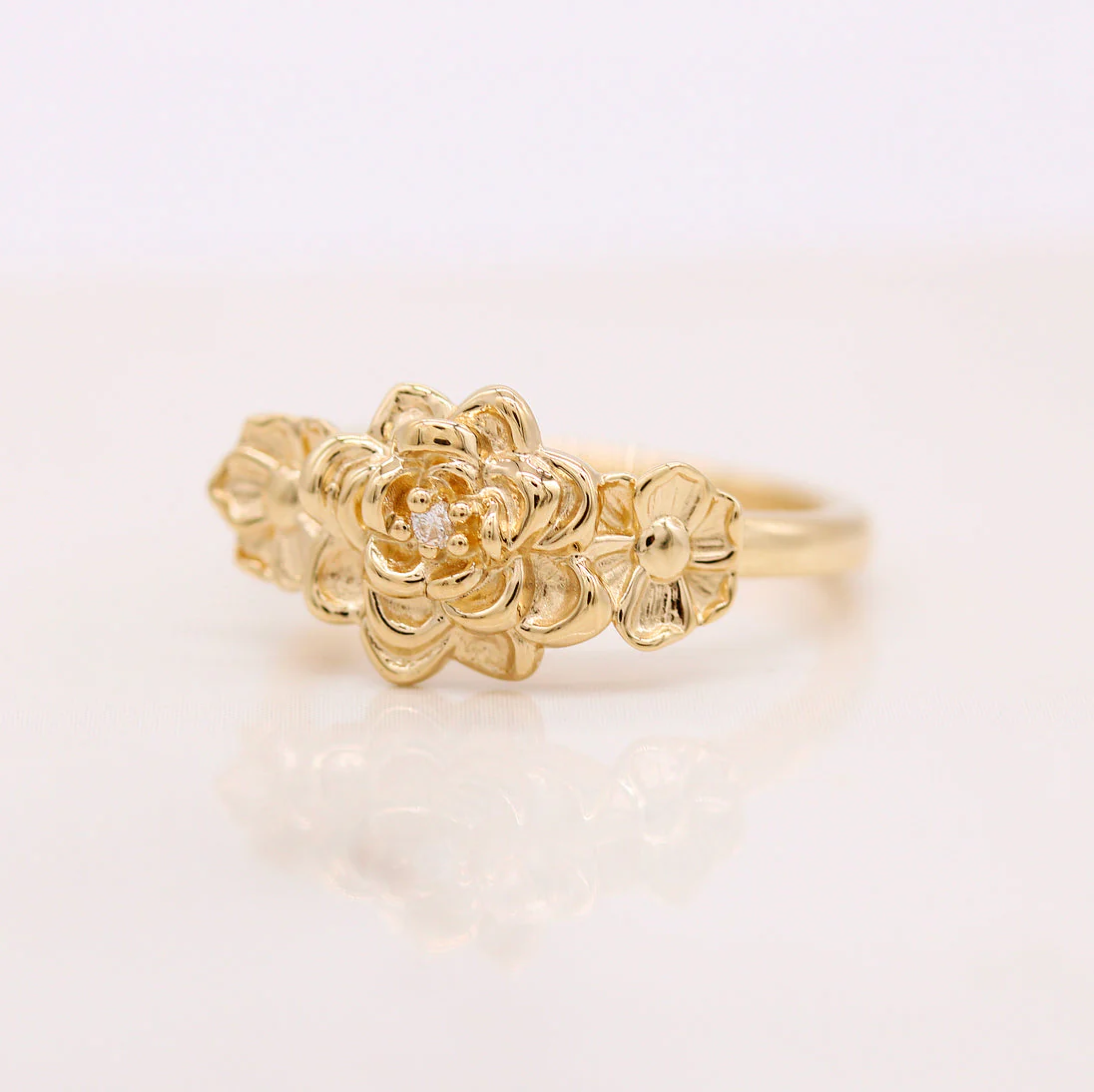 The Posy Ring in Yellow Gold - Image 3
