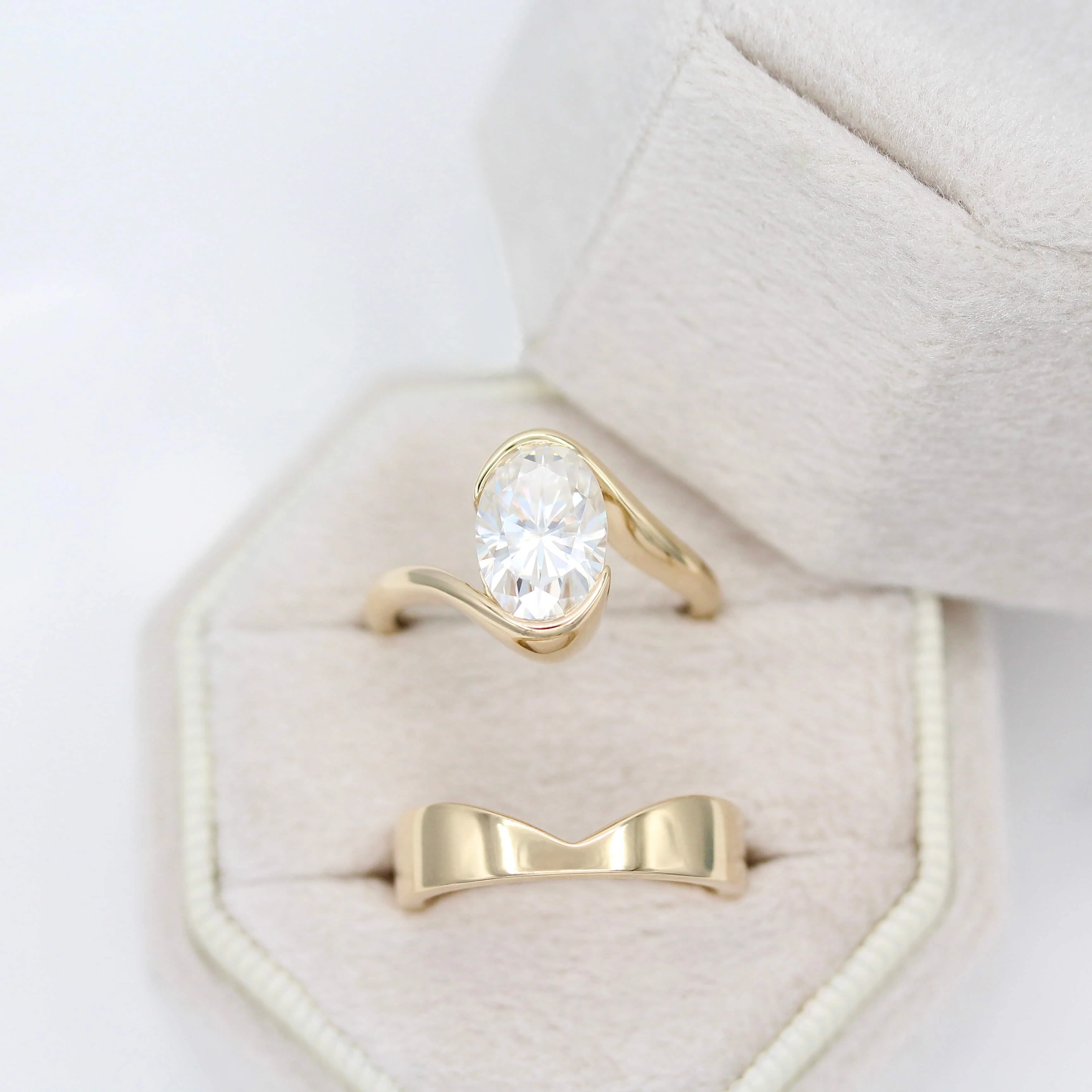 The Sienna Engagement Ring (Oval) - Image 7