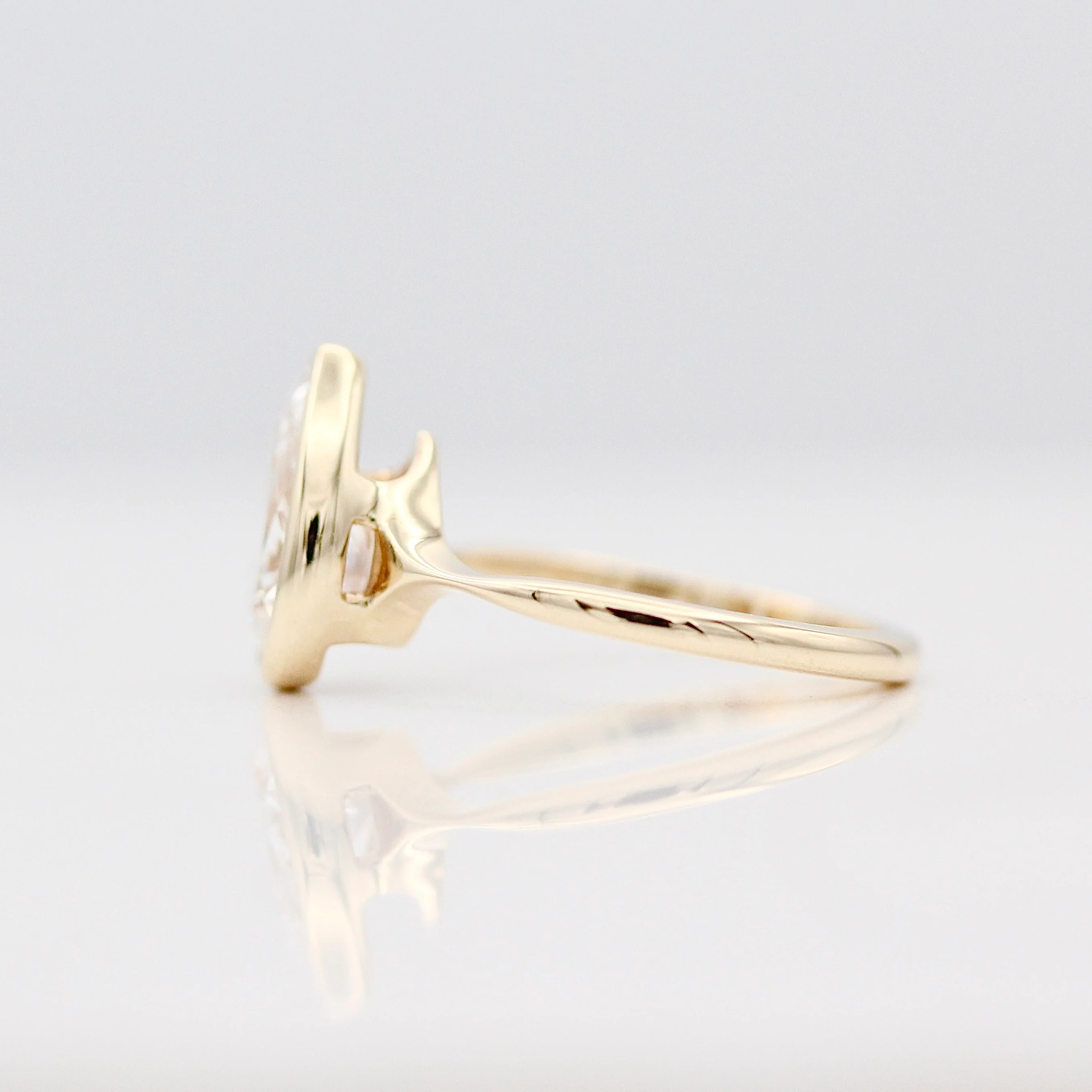 The Stevie Ring (Pear) in Yellow Gold with 2.04ct Lab-Grown Diamond - Image 3