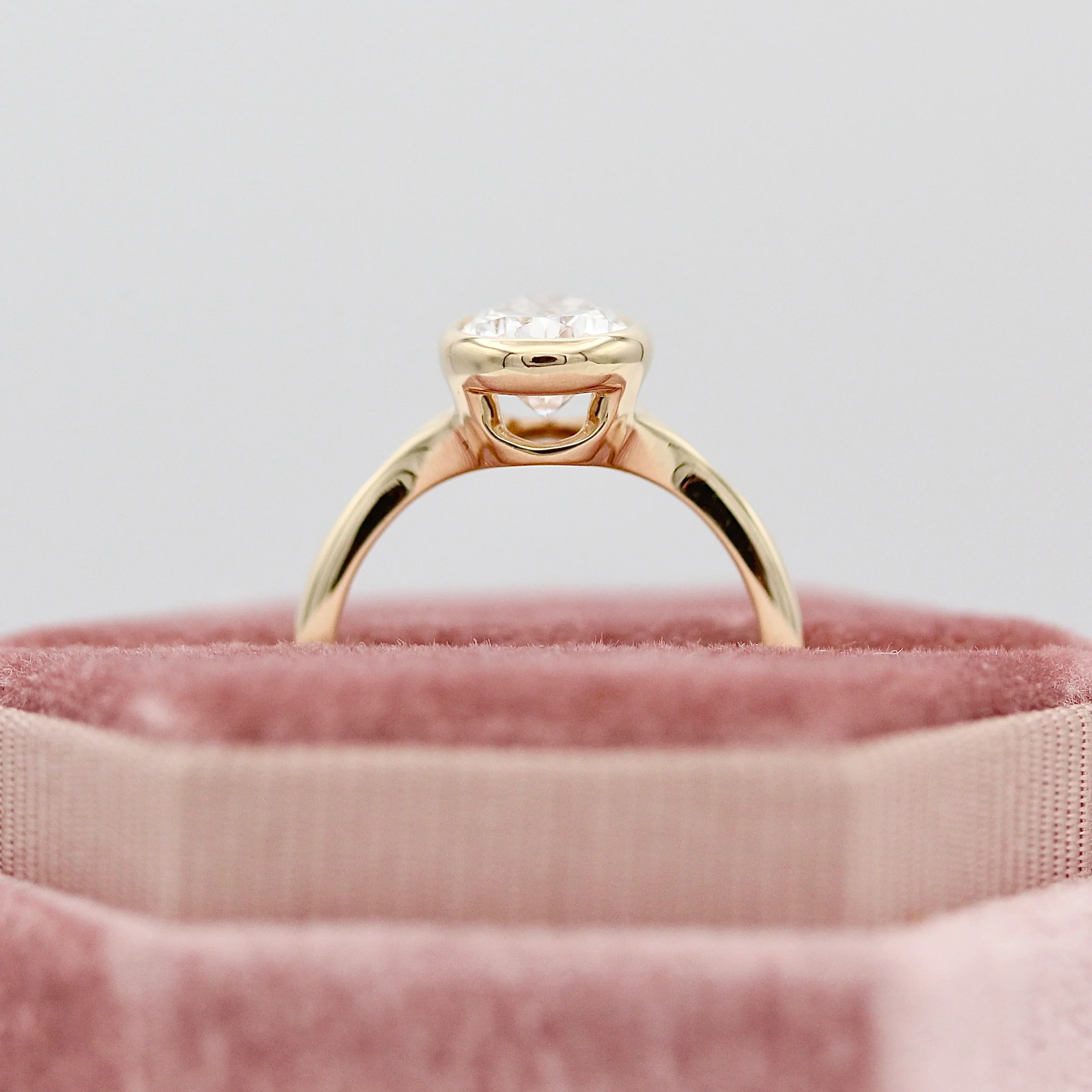 The Stevie Ring (Pear) in Yellow Gold with 2.04ct Lab-Grown Diamond - Image 7