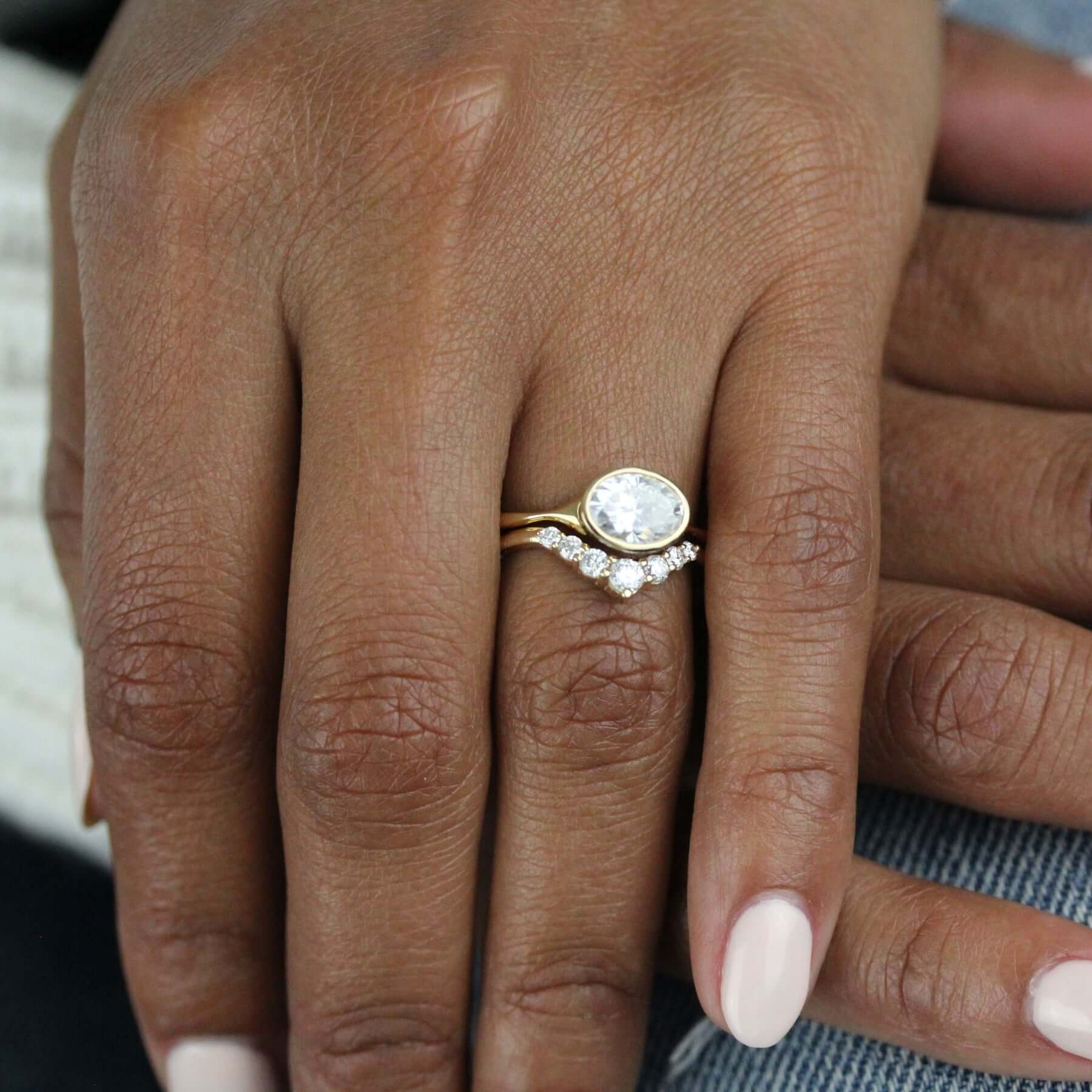 The Tiara Wedding Band in Yellow Gold - Image 3