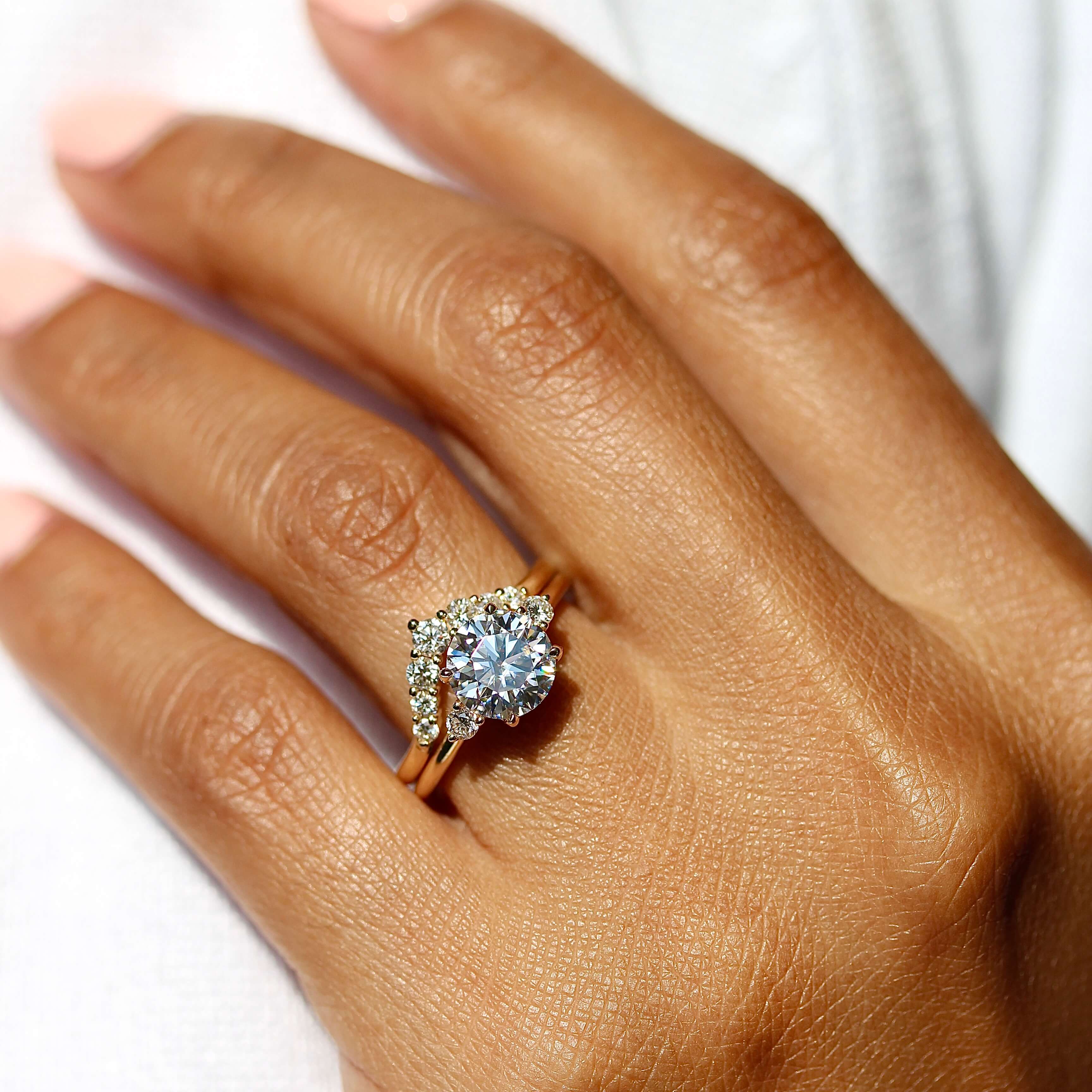 The Tiara Wedding Band in Yellow Gold - Image 4